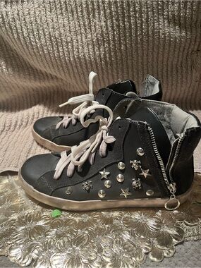 Rebels Studded Black High-Top Sneakers with Side Zipper